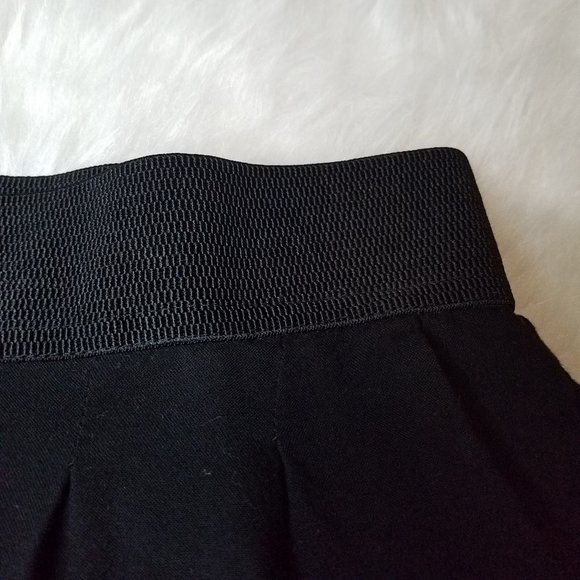 H&M Black & Olive Stripe Elastic Waist Shorts Bundle, 6 - Picture 4 of 7